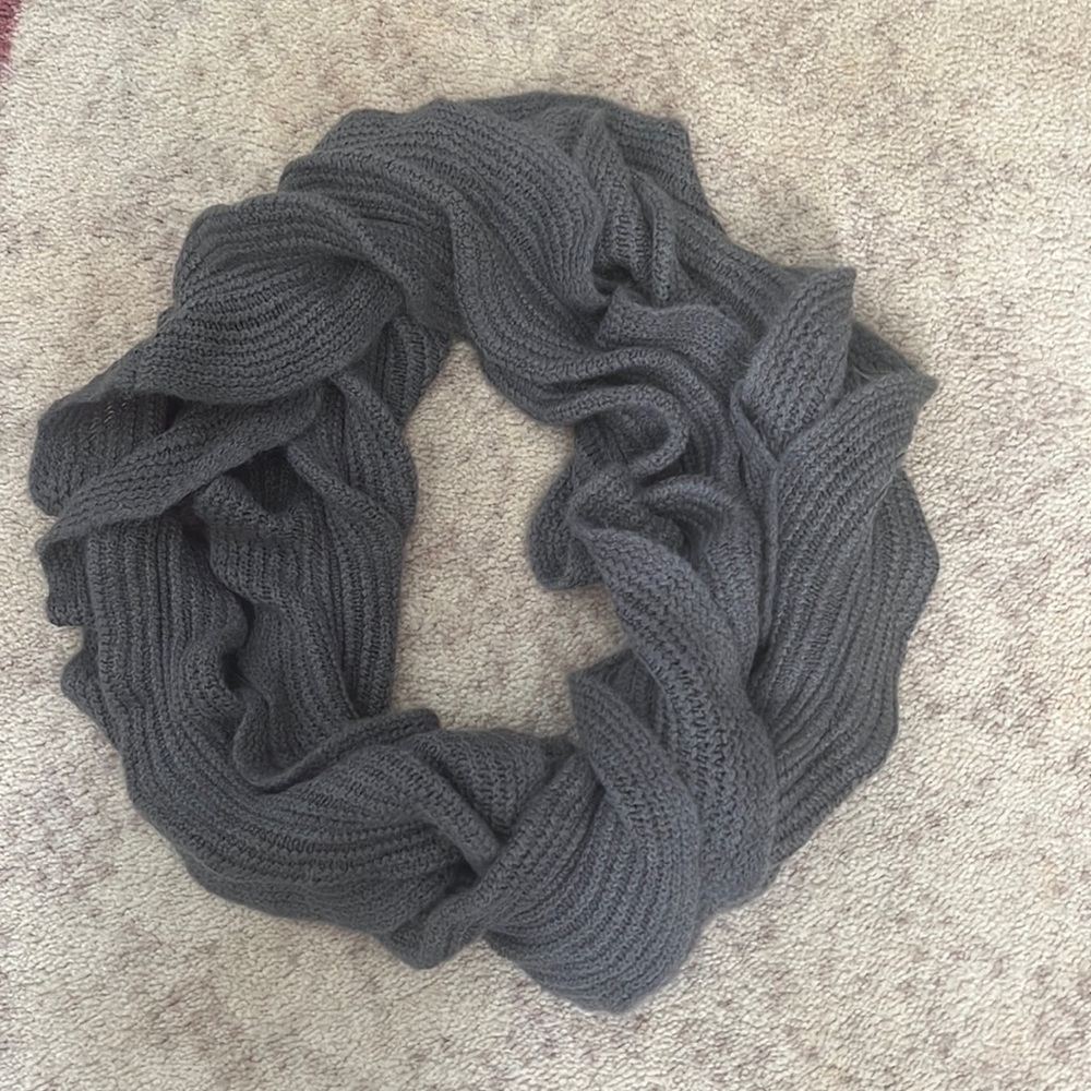 Infinity scarf